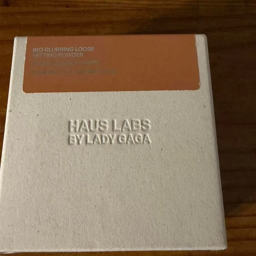 Haus Labs by Lady Gaga setting powder